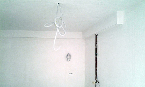 gyproc plafond en muur met omkasting